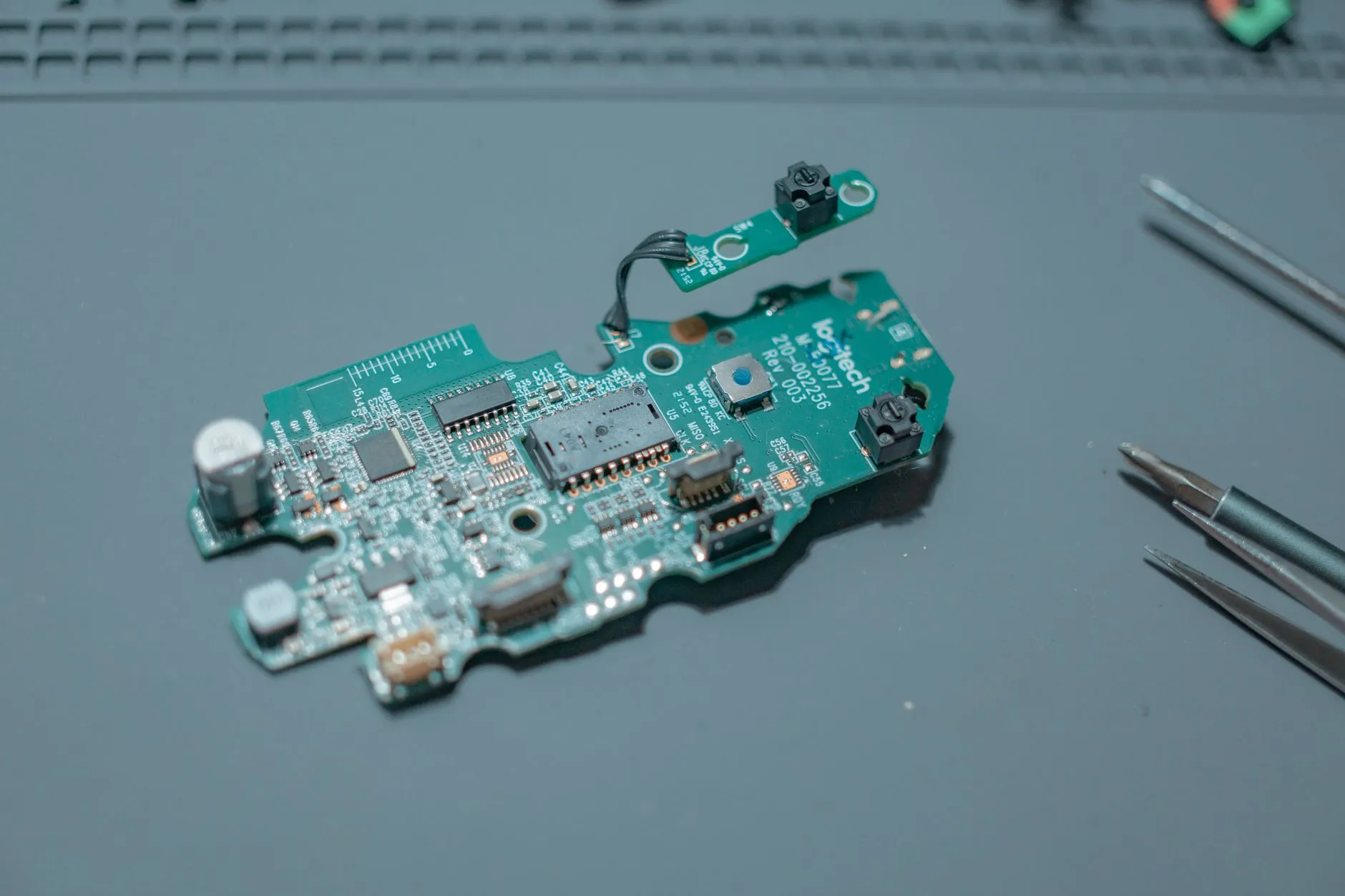 FR4覆铜板与高频板在5G通信设备中的选型要点