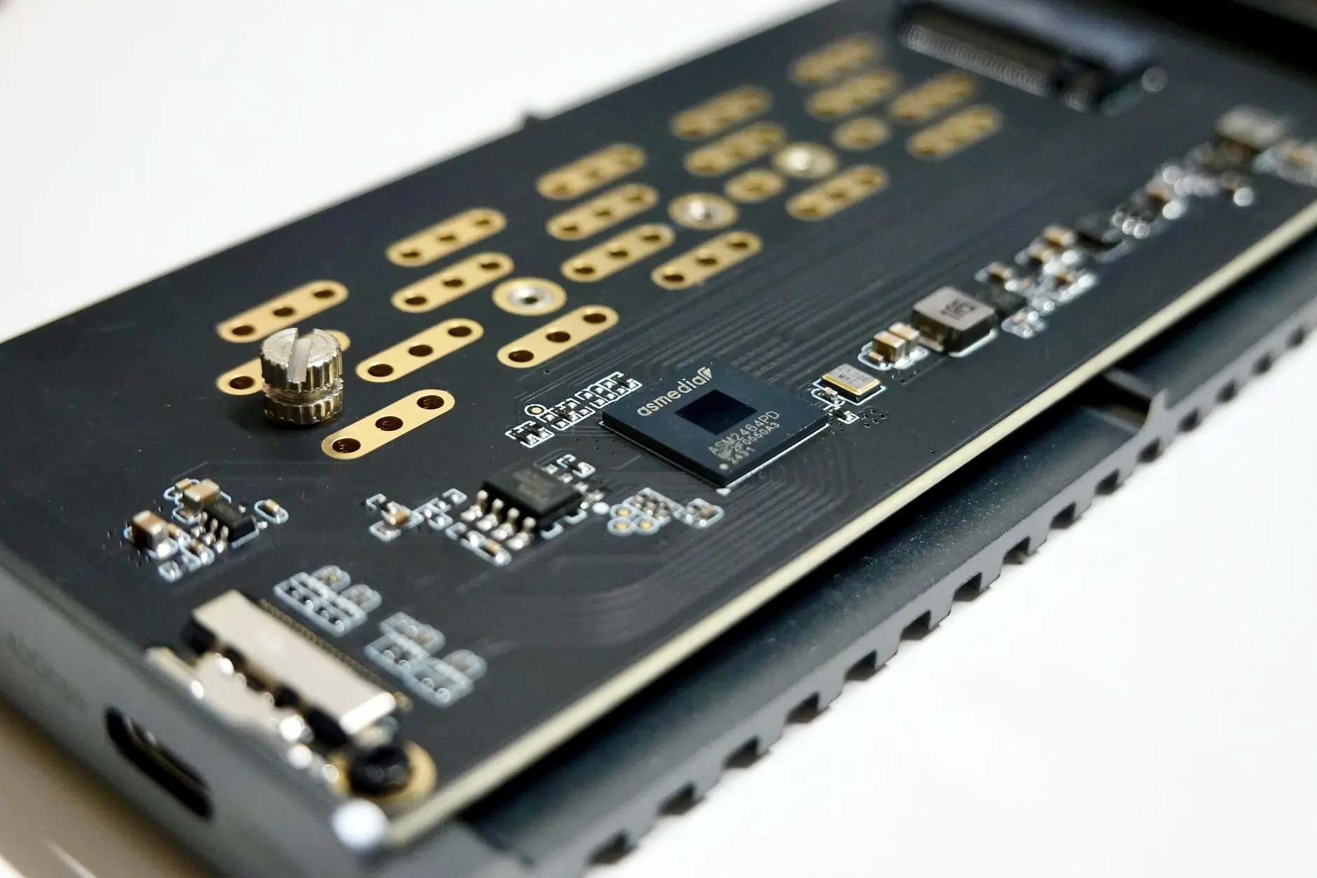 铜箔基板生产工艺对PCB信号传输性能的影响研究