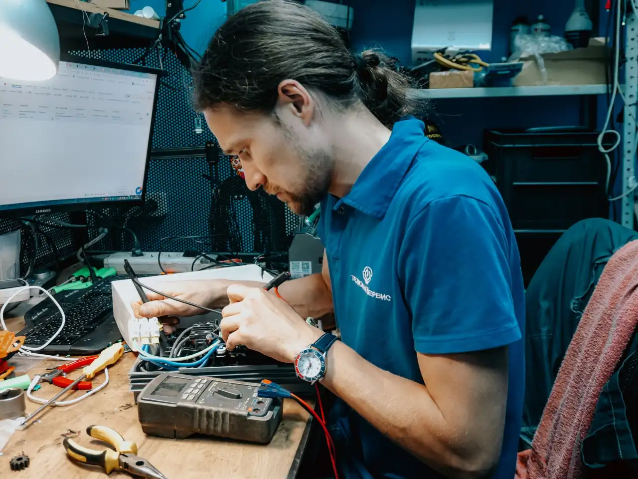 FR4覆铜板与高频板选型对比：PCB材料性能差异与适用场景解析