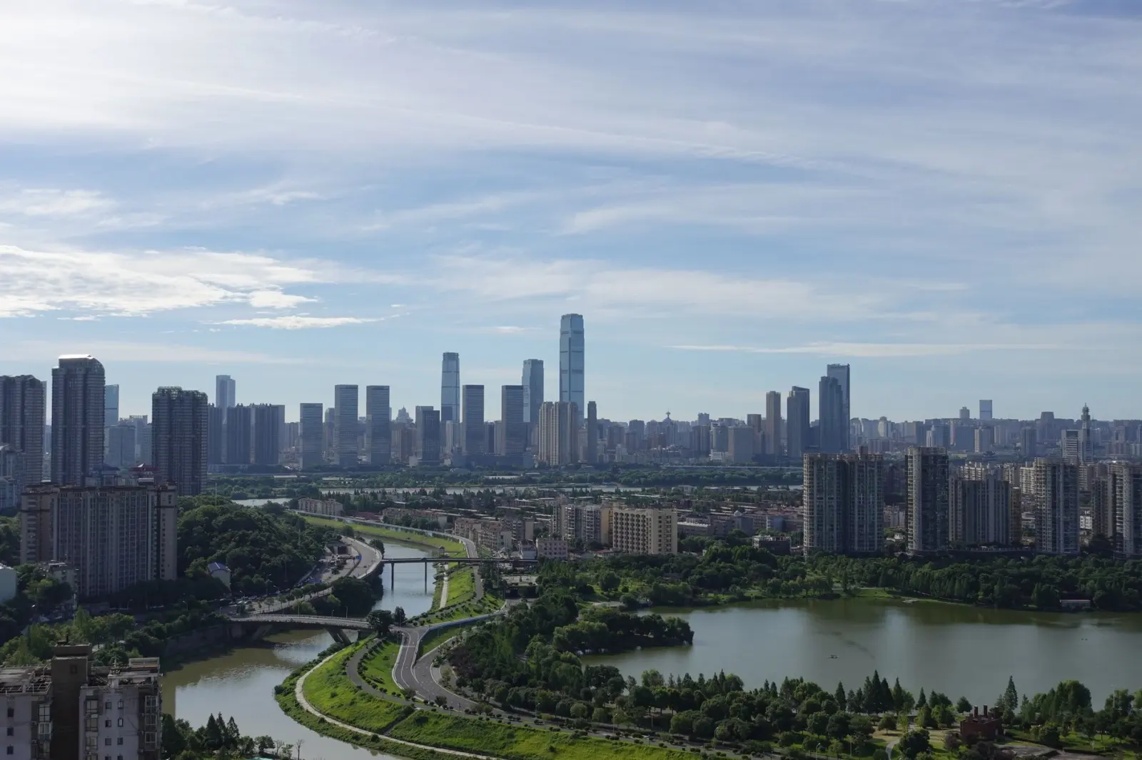 FR4覆铜板介电常数对信号传输性能的影响分析