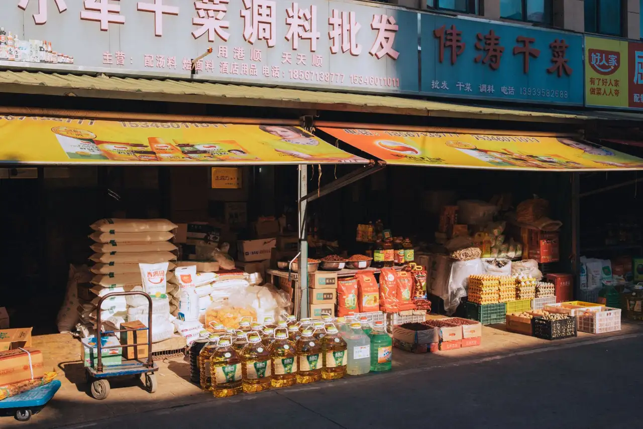 高频板在5G通信设备中的选型要点与材料性能分析