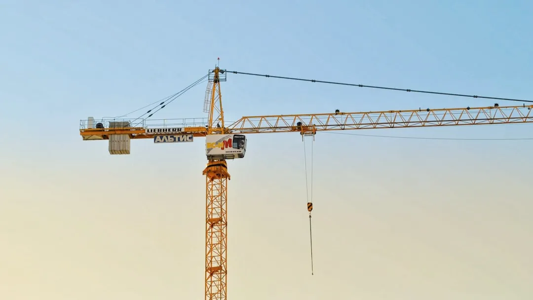 解析FR4覆铜板的关键性能指标及其对PCB信号传输的影响
