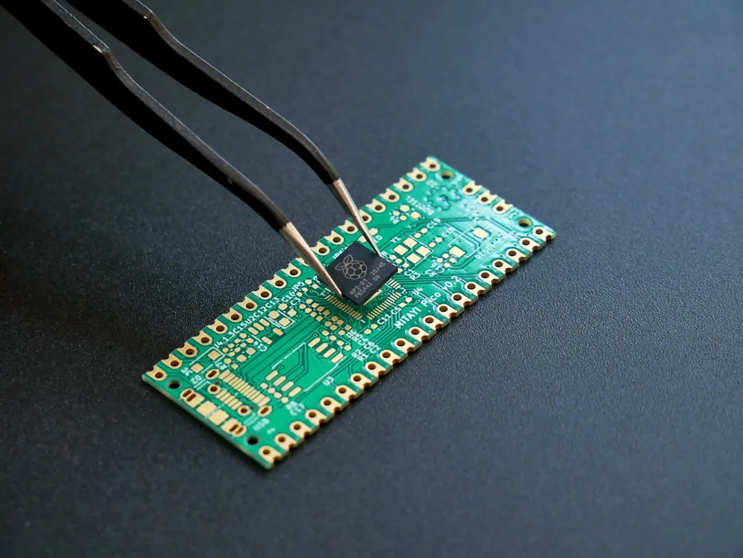 FR4覆铜板与高频板性能对比:PCB制造企业如何选择合适的铜箔基板材料正文配图 2