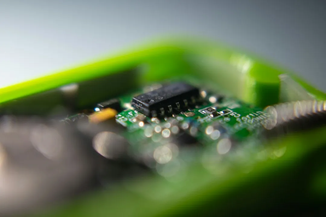 FR4覆铜板与高频板性能对比:PCB材料选型中的信号传输差异解析正文配图 2